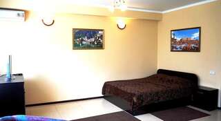 Гостиница  Бриганто Краснодар Двухместный номер с 1 кроватью и собственной ванной комнатой-1